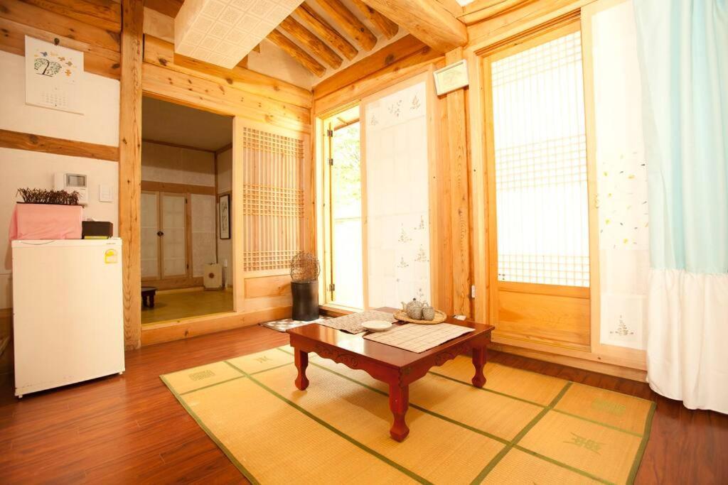 Namhyundang - Hanok Korean Traditional House Seul Zewnętrze zdjęcie