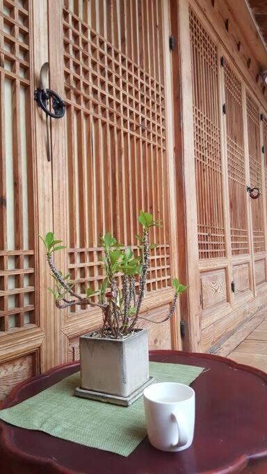 Namhyundang - Hanok Korean Traditional House Seul Zewnętrze zdjęcie