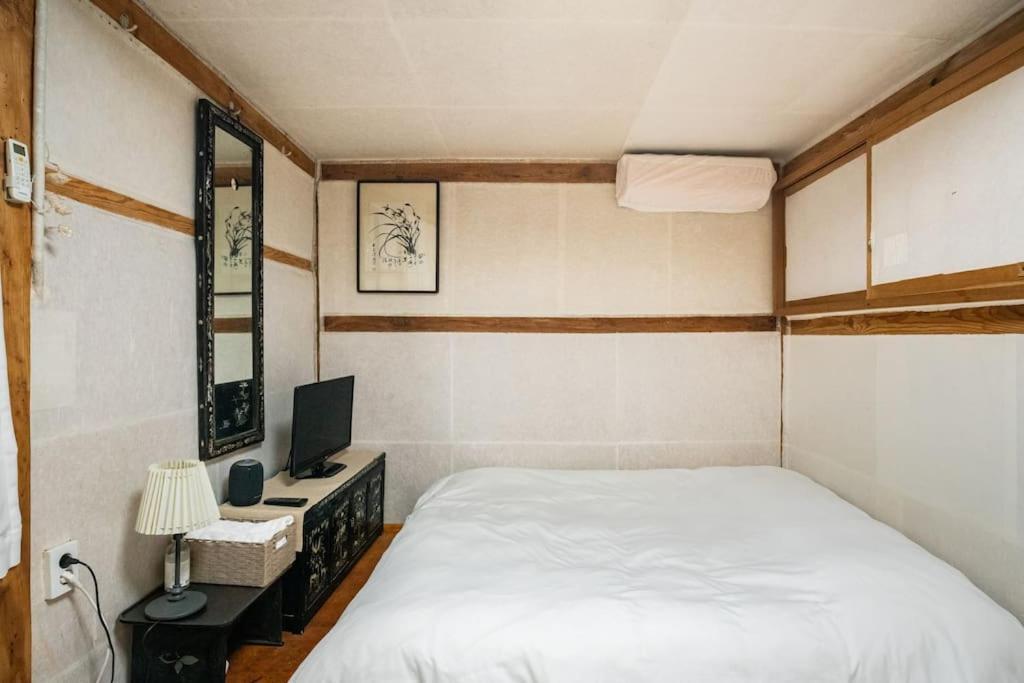 Namhyundang - Hanok Korean Traditional House Seul Zewnętrze zdjęcie